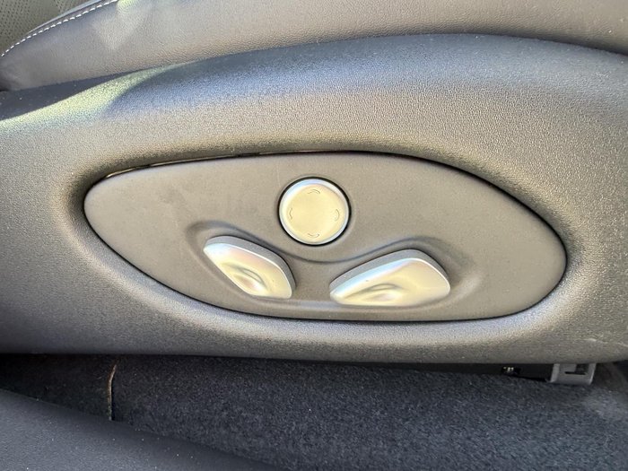 2025 MG IM6 Platinum