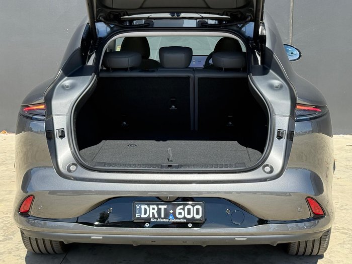 2025 MG IM6 Platinum