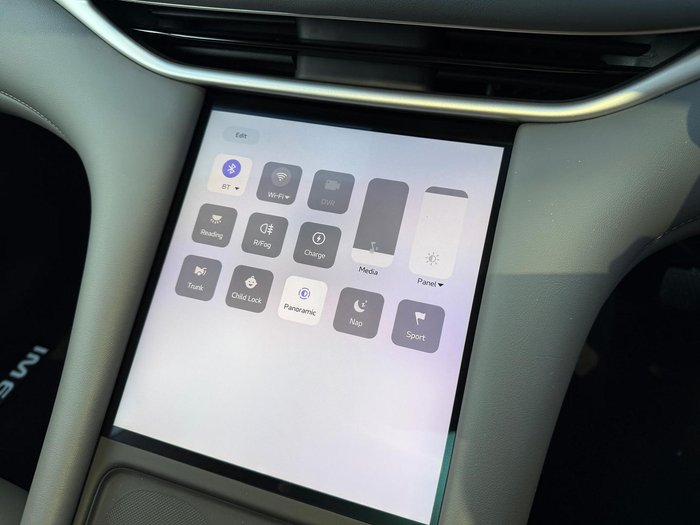 2025 MG IM6 Platinum