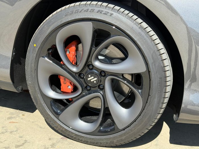 2025 MG IM6 Platinum