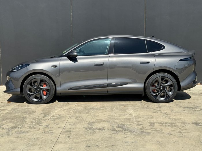 2025 MG IM6 Platinum