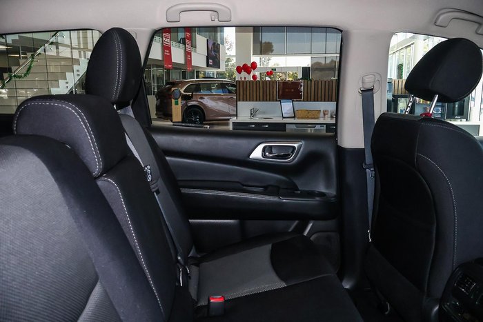 2020 Nissan Pathfinder ST