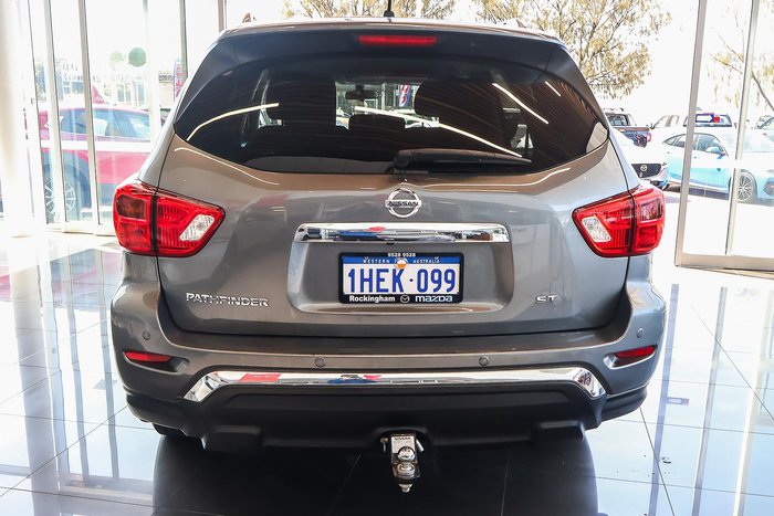 2020 Nissan Pathfinder ST