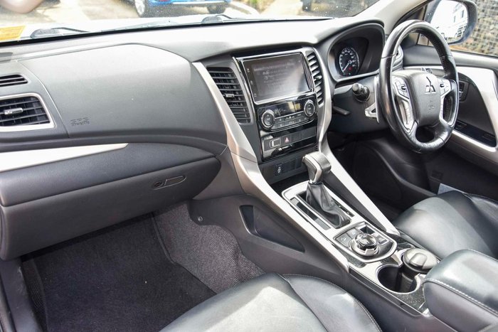 2015 Mitsubishi Pajero Sport GLS