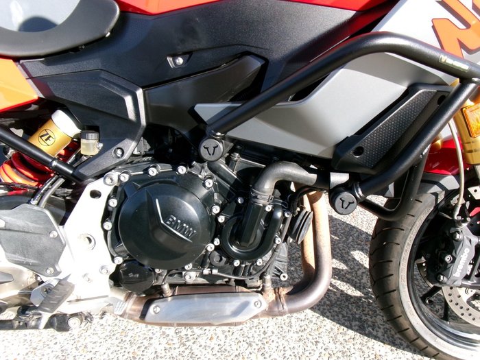 2021 BMW Motorrad F 900 XR TOUR RACING RED