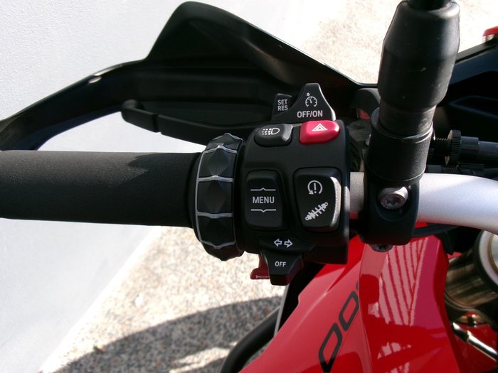 2021 BMW Motorrad F 900 XR TOUR RACING RED