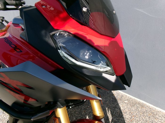 2021 BMW Motorrad F 900 XR TOUR RACING RED