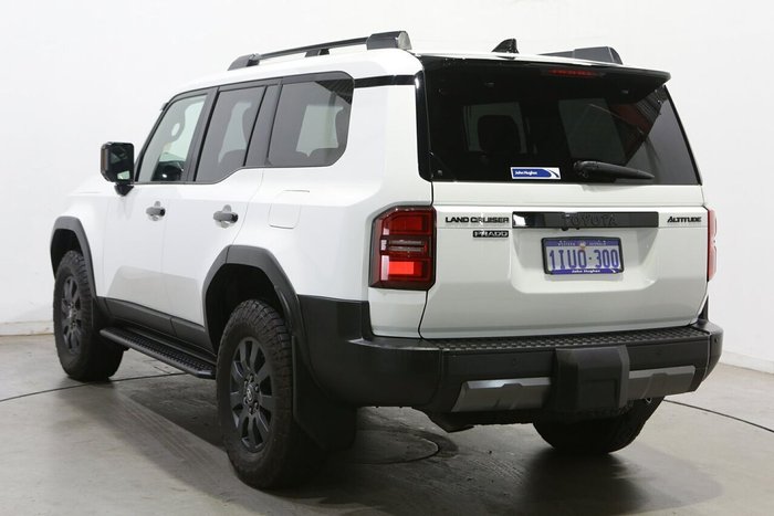 2025 Toyota Landcruiser Prado Altitude