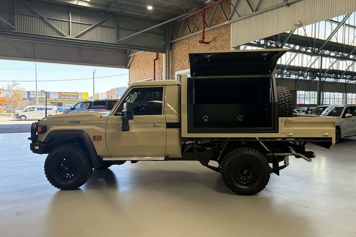 2025 Toyota Landcruiser GXL