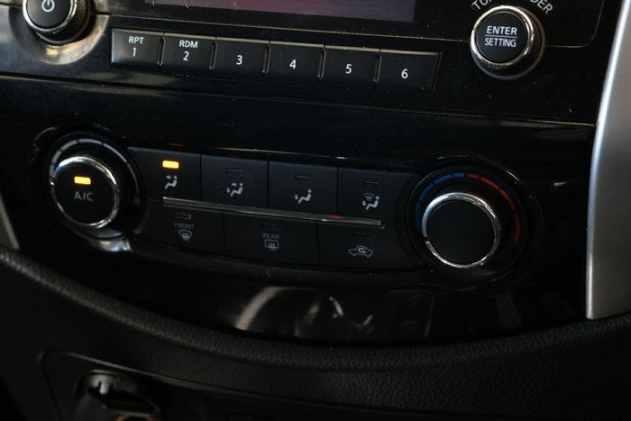 2018 Nissan Navara RX