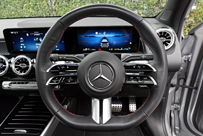 2024 Mercedes-Benz GLB-Class GLB200