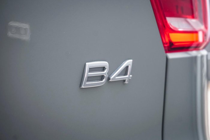 2025 Volvo XC40 Plus B4