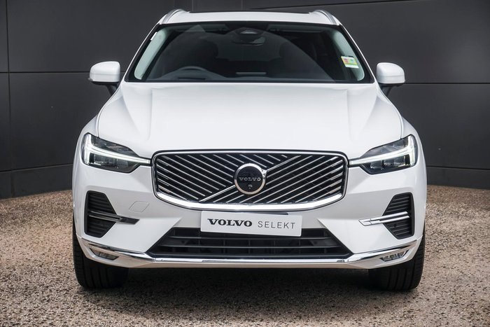 2025 Volvo XC60 Plus B5 Bright