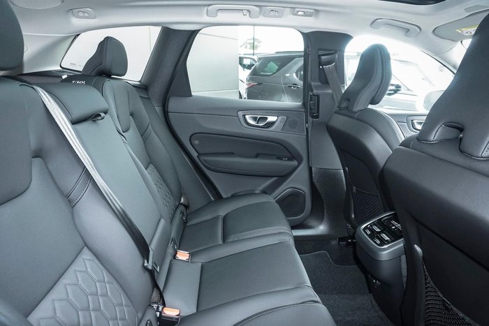 2025 Volvo XC60 Plus B5 Bright