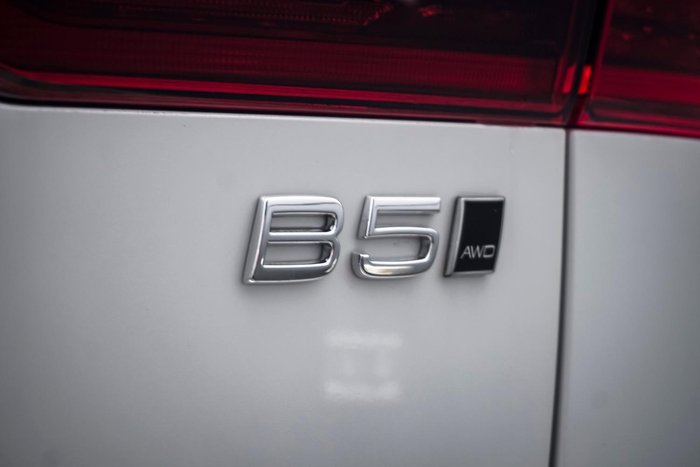 2025 Volvo XC60 Plus B5 Bright