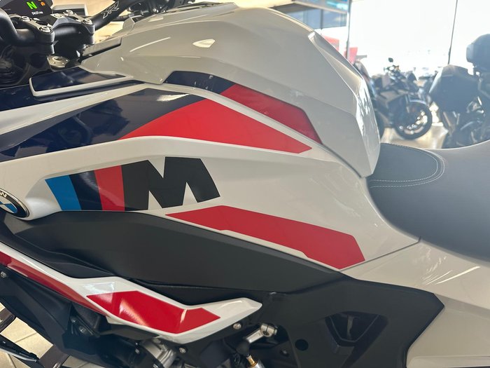 2025 BMW M 1000 XR M 1000 White