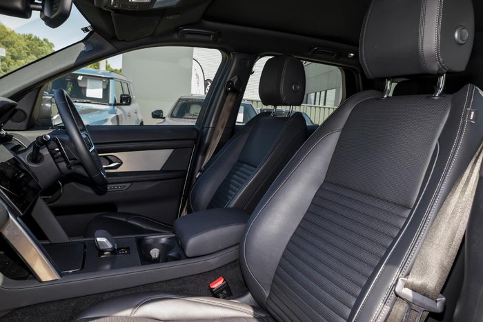 2024 Land Rover Discovery Sport P250 Dynamic SE