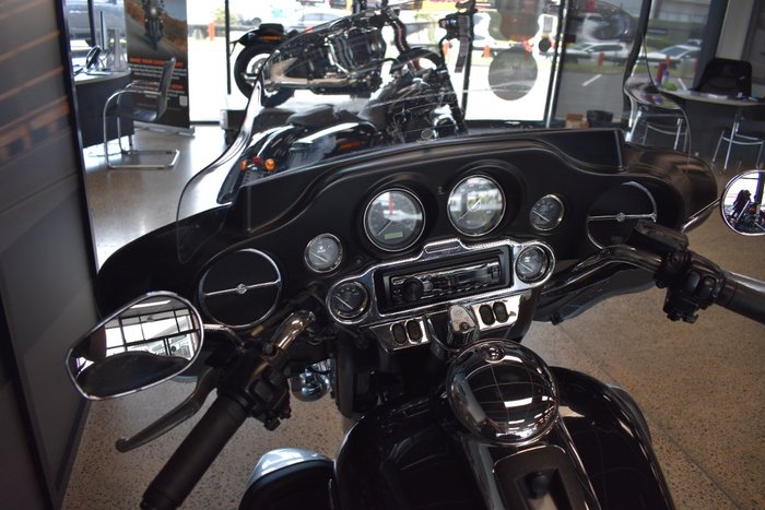 2012 Harley-davidson FLHTCU U/C ELECTRA GLIDE BLACK