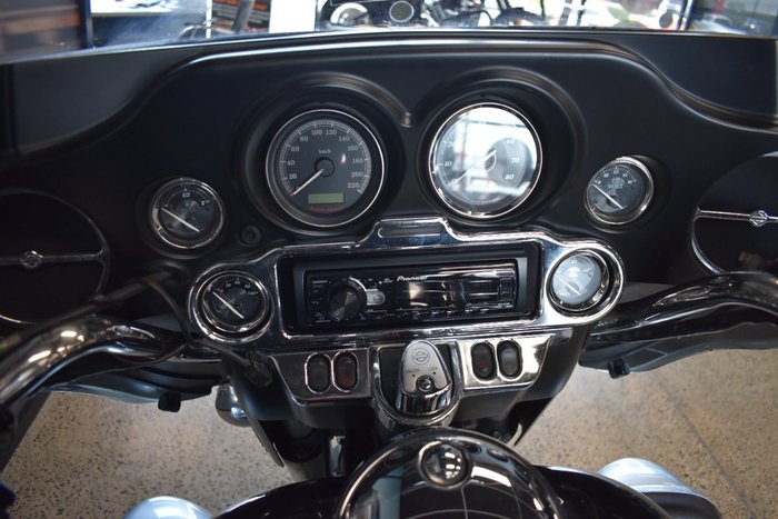 2012 Harley-davidson FLHTCU U/C ELECTRA GLIDE BLACK