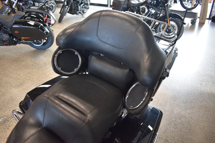 2012 Harley-davidson FLHTCU U/C ELECTRA GLIDE BLACK