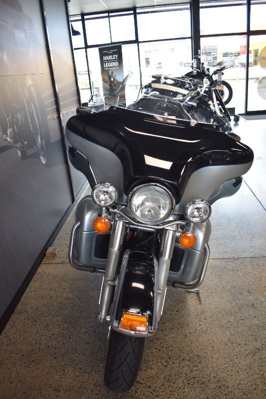 2012 Harley-davidson FLHTCU U/C ELECTRA GLIDE BLACK