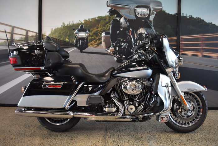 2012 Harley-davidson FLHTCU U/C ELECTRA GLIDE BLACK