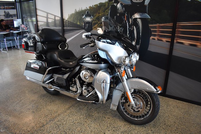 2012 Harley-davidson FLHTCU U/C ELECTRA GLIDE BLACK