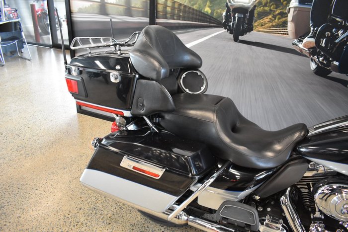 2012 Harley-davidson FLHTCU U/C ELECTRA GLIDE BLACK