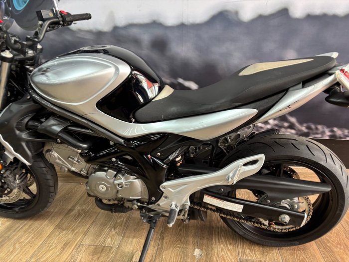 2010 Suzuki SFV650 GLADIUS Black