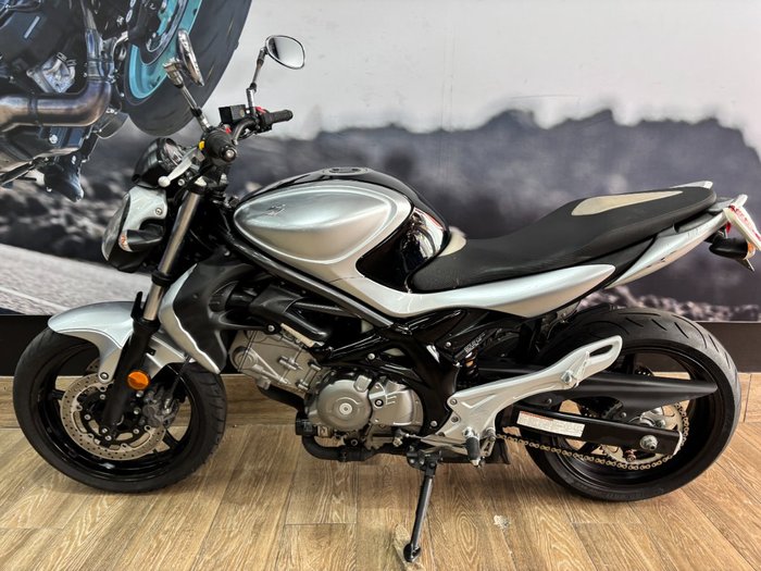 2010 Suzuki SFV650 GLADIUS Black