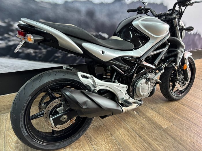 2010 Suzuki SFV650 GLADIUS Black