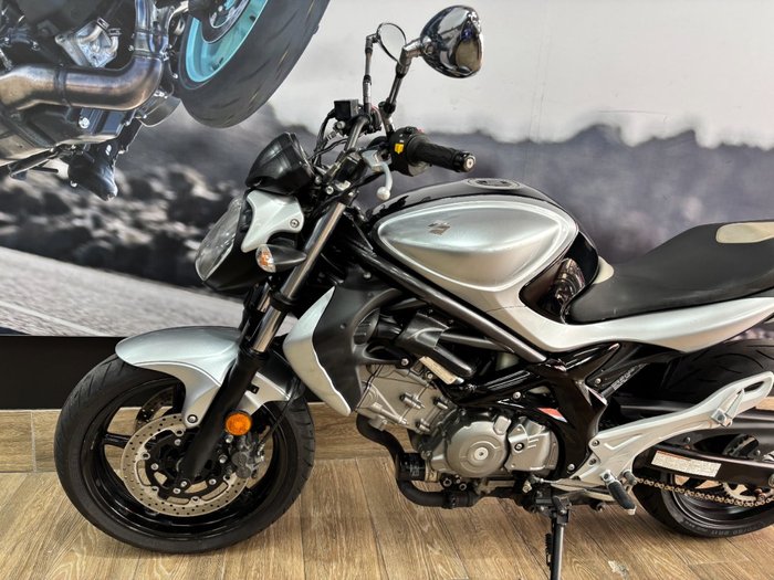 2010 Suzuki SFV650 GLADIUS Black