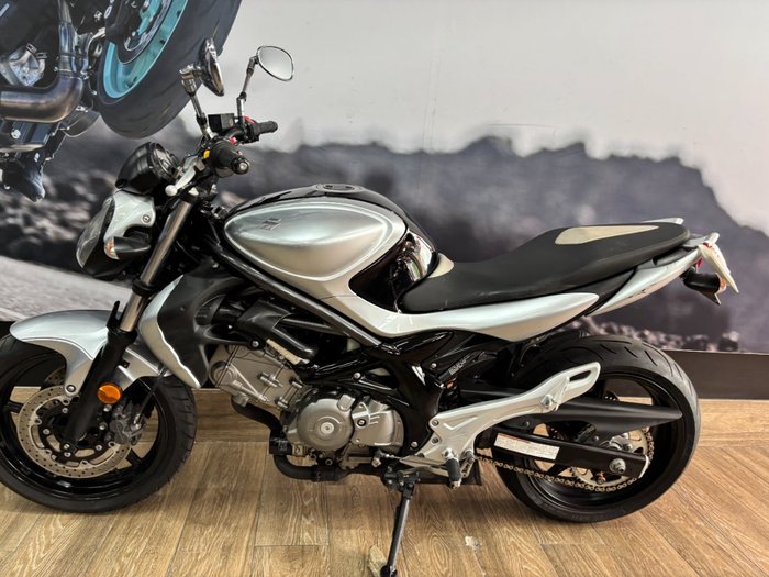 2010 Suzuki SFV650 GLADIUS Black