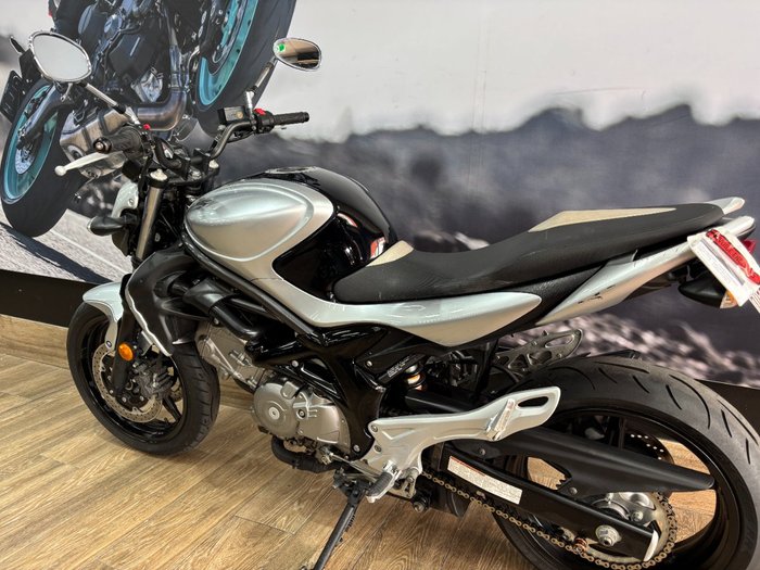 2010 Suzuki SFV650 GLADIUS Black