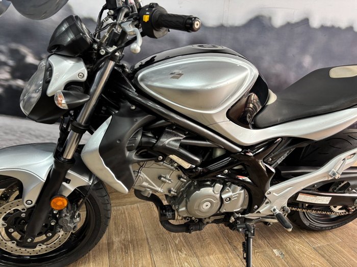 2010 Suzuki SFV650 GLADIUS Black