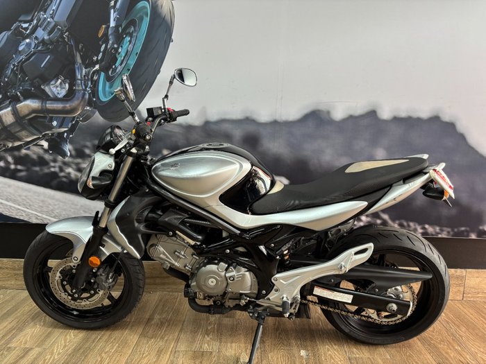 2010 Suzuki SFV650 GLADIUS Black