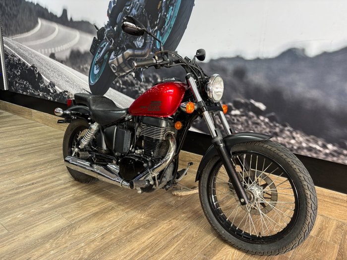 2021 Suzuki BOULEVARD S40 (LS650B) RED
