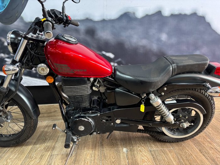 2021 Suzuki BOULEVARD S40 (LS650B) RED