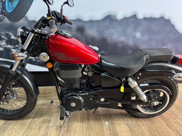 2021 Suzuki BOULEVARD S40 (LS650B) RED