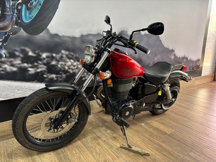 2021 Suzuki BOULEVARD S40 (LS650B) RED