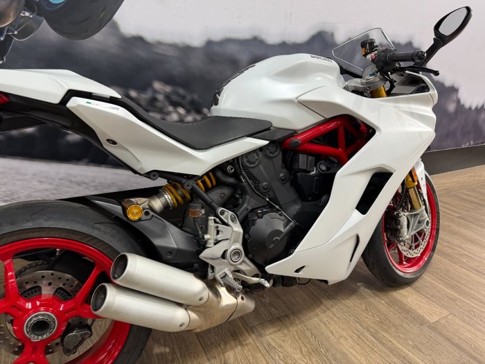 2018 DUCATI SUPERSPORT