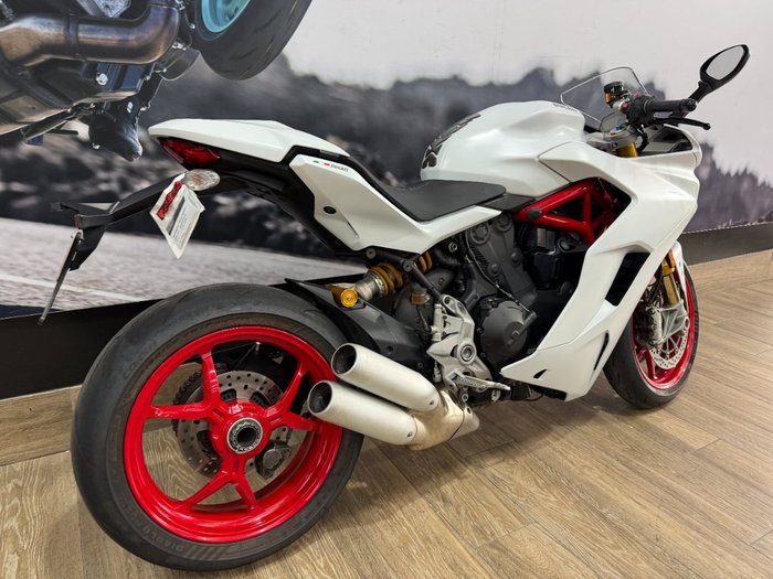 2018 DUCATI SUPERSPORT