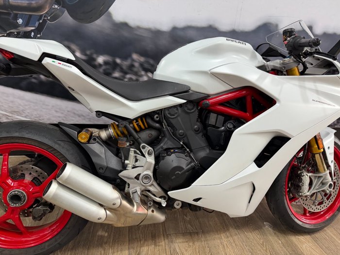 2018 DUCATI SUPERSPORT