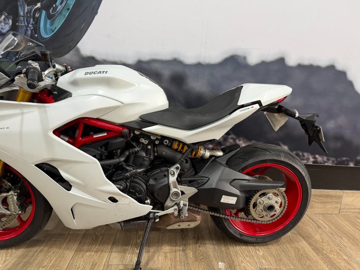 2018 DUCATI SUPERSPORT