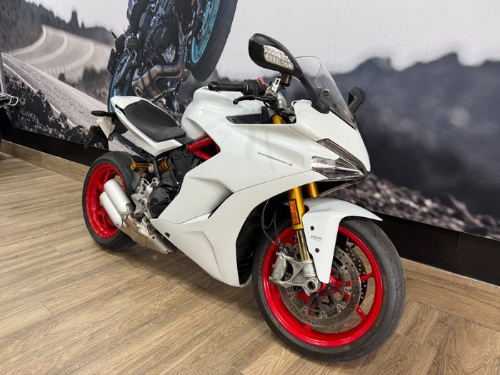 2018 DUCATI SUPERSPORT
