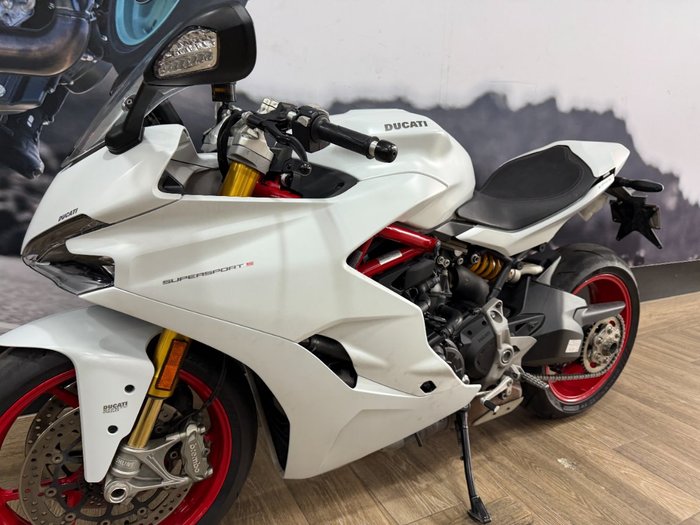 2018 DUCATI SUPERSPORT