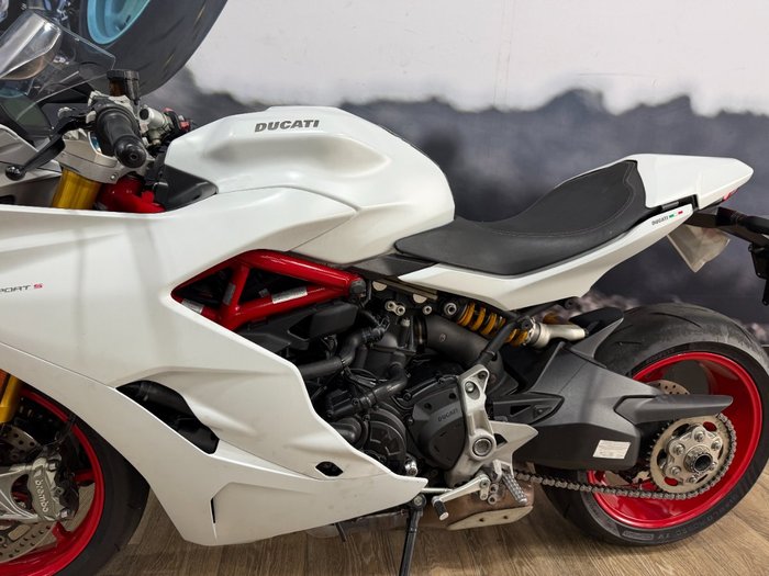 2018 DUCATI SUPERSPORT