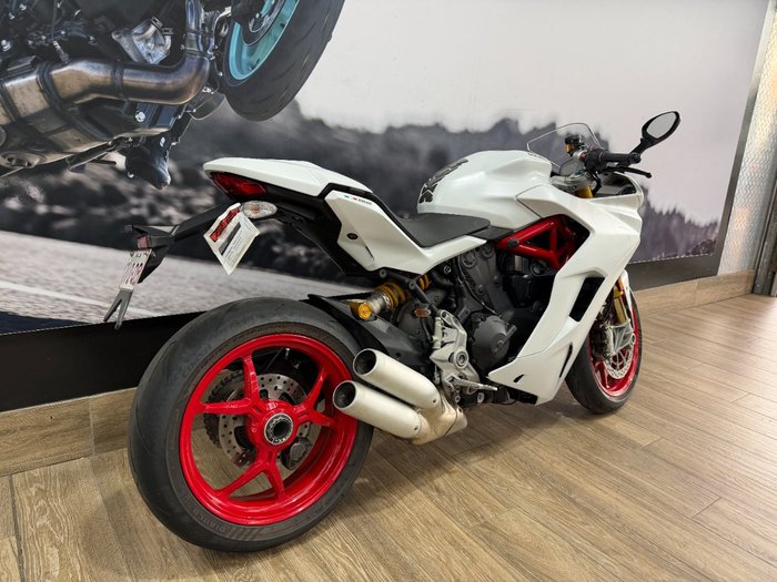 2018 DUCATI SUPERSPORT