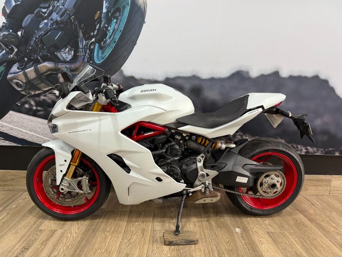 2018 DUCATI SUPERSPORT