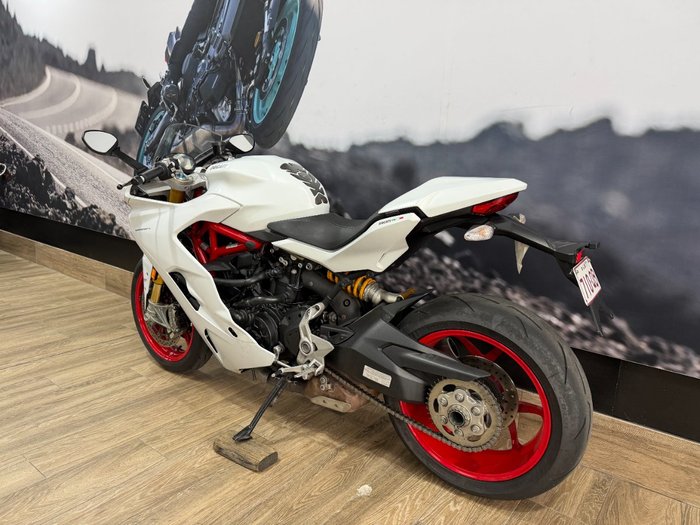 2018 DUCATI SUPERSPORT